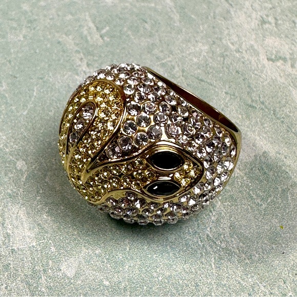 V stamped gold tone cocktail statement ring with rhinestone snake design size 7 - Picture 1 of 7